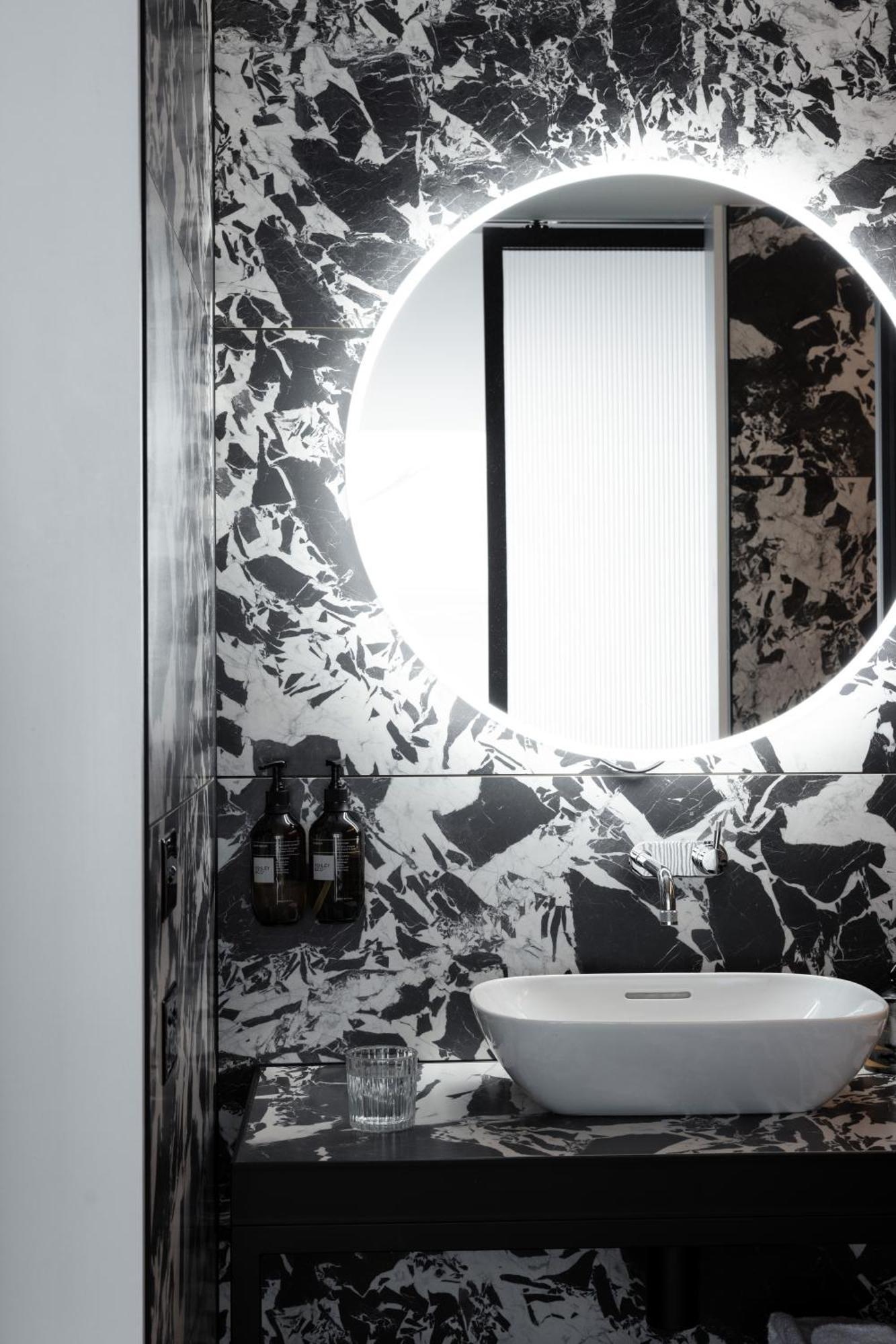 Ebb-Dunedin Kültér fotó Bathroom in the hotel